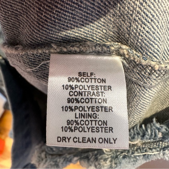 Veveret NWOT Elegant Long Denim Jacket with Pearl Accents - Picture 13 of 15